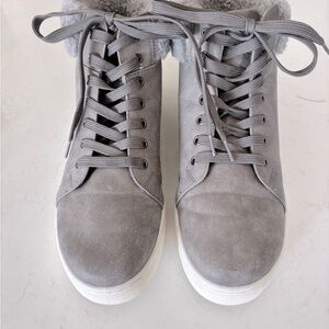 Size 9 Grey women’s sneaker boot with faux shearling lining